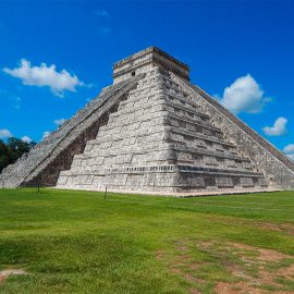 Castillo de Kukulcan, Chichen Itza, Yucatan 21